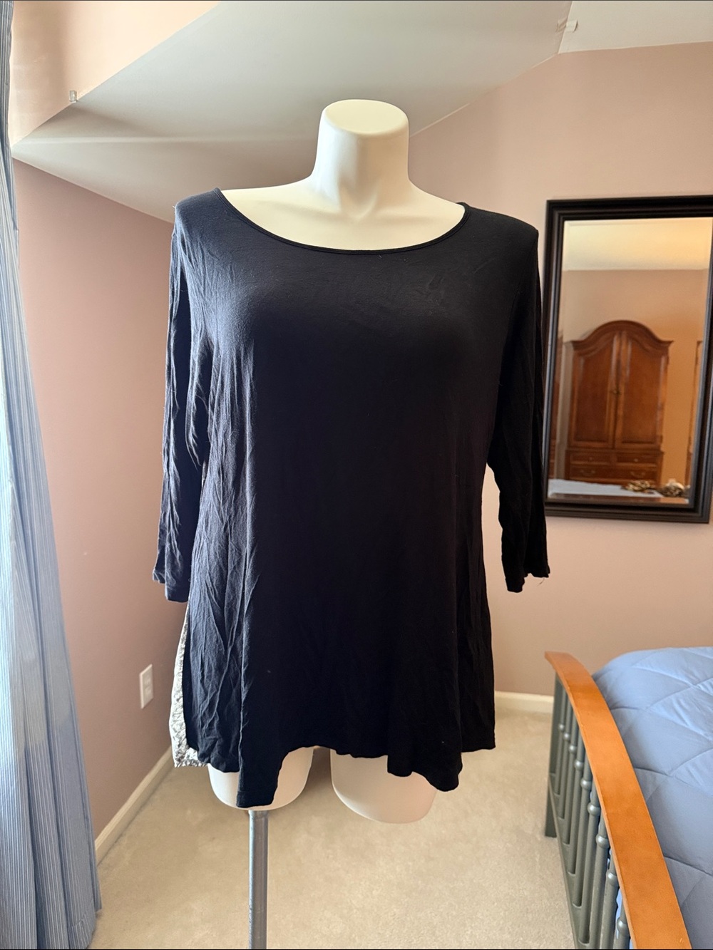 Rose & Olive Black Scoop Neck 3/4 Sleeve Tunic